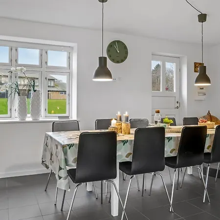 Afke - 700m From The Sea By Interhome *